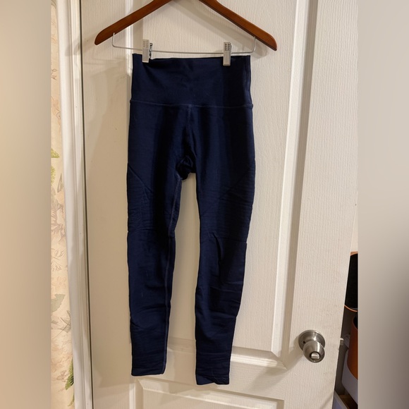 Alphalete Amplify Ultra-High Rise Leggings - Picture 2 of 7